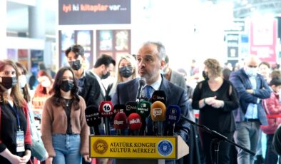 Bursa Büyükşehir Belediyesi 2.kitap fuarı başladı