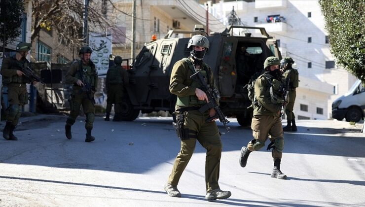 İsrail askerlerinin Batı Şeria’daki gösterilere müdahalesinde bir Filistinli ağır yaralandı