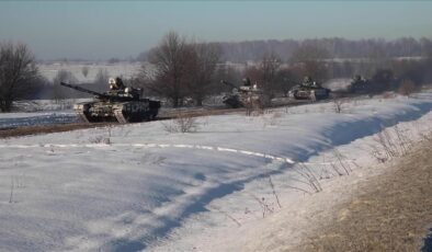 Blinken: Rus birlikleri Ukrayna sınırına yaklaşmaya devam ediyor