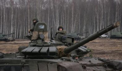 Belarus’taki Rus kuvvetleri Kiev’e ilerliyor