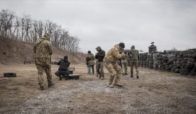 Zelenski: 16 bin savaşçı Ukrayna’ya geliyor