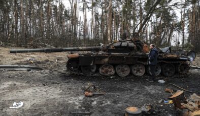 Rusya: Yüksek hassasiyetli silahla Kiev’de tank tamir fabrikasını vurduk