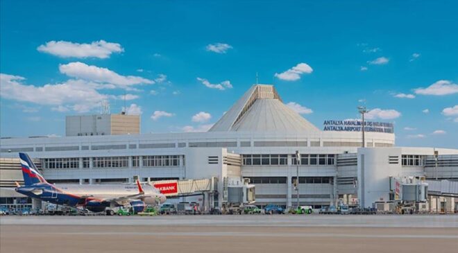 Antalya Havalimanı’nda uçuş rekoru kırıldı