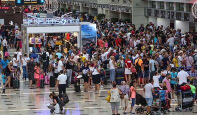 Antalya’ya hava yoluyla gelen turist sayısı 6 milyonu aştı