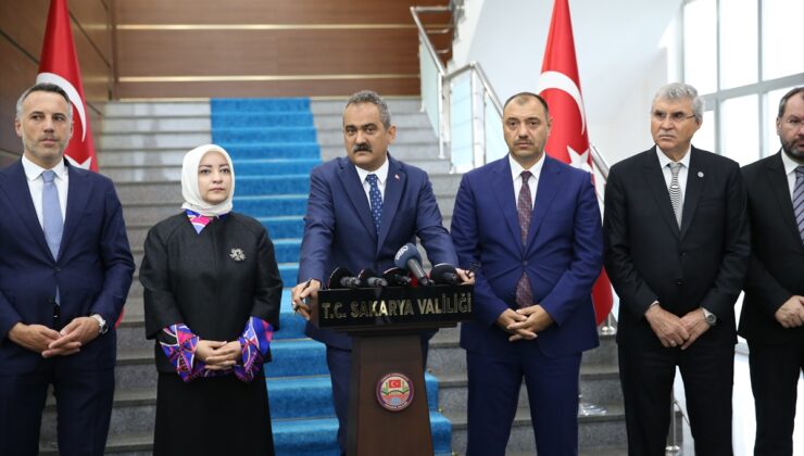 Milli Eğitim Bakanı Özer, Sakarya’da eğitim yatırımlarını değerlendirdi