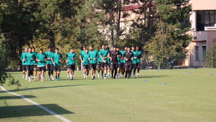 <strong>Sakaryaspor, Adanaspor maçının hazırlıklarını sürdürdü</strong>