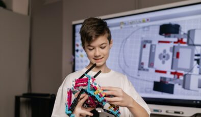 Çocuklar robotik kodlama ile geleceklerini inşa ediyor