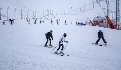 <strong>Kara hasret kayak merkezleri “suni kar” ve “kar dondurma” yöntemlerine yöneldi</strong>