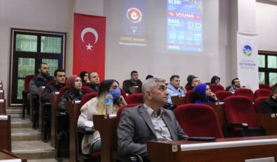 <strong>Sakarya Büyükşehir Belediyesi personeli, uyuşturucuyla mücadele konusunda bilinçlendiriliyor</strong>