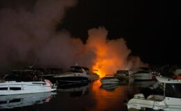 Kadıköy Caddebostan limanında 6 tekne yandı