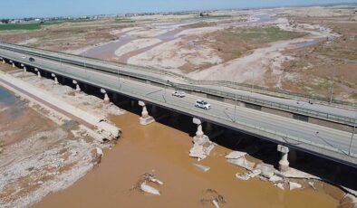 <strong>Yoğun yağış nedeniyle Irak’ın en uzun köprüsünün bir kısmı çöktü</strong>