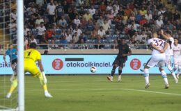 Hatayspor geriye düştüğü maçta Trabzonspor’u 3-2 yendi