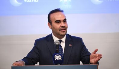Sanayi ve Teknoloji Bakanı Kacır: Türkiye 256 milyar dolar ihracat yapıyor