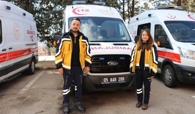 Acil tıp teknisyeni abla kardeş aynı ambulansta görev yapıyor