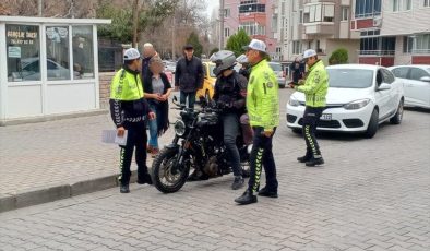 Lüleburgaz’da polis ekipleri trafik denetimi yaptı