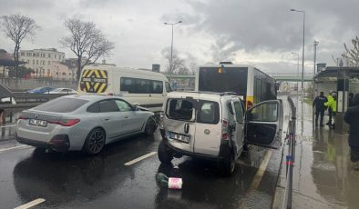 Fatih’te zincirleme trafik kazasında 1 kişi yaralandı