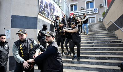 İSTANBUL – Şişli’de 2 kişinin öldürüldüğü silahlı saldırıya ilişkin 6 şüpheli adliyede